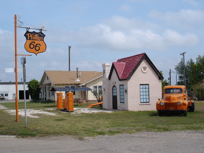 Phillips gas station in McLean, Texas